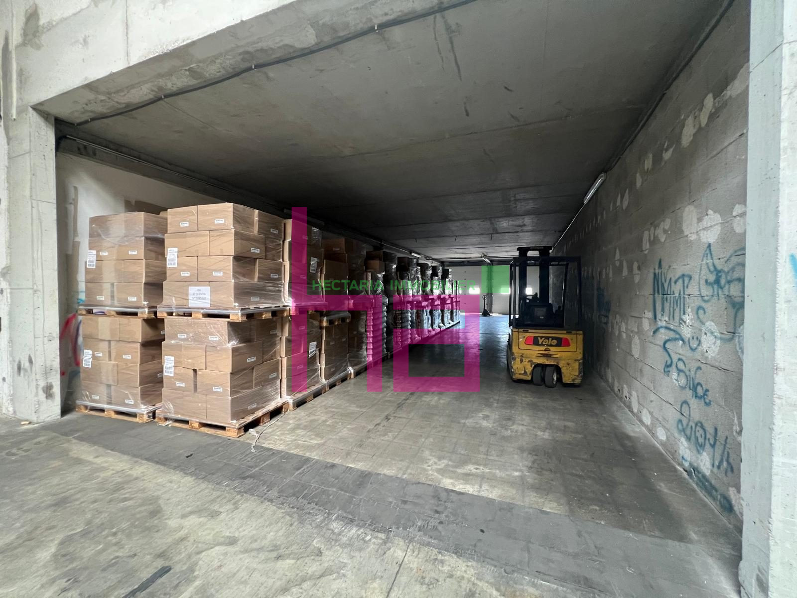 LOCAL DE STOCKAGE AVEC QUAIS A VENDRE - Photo 10