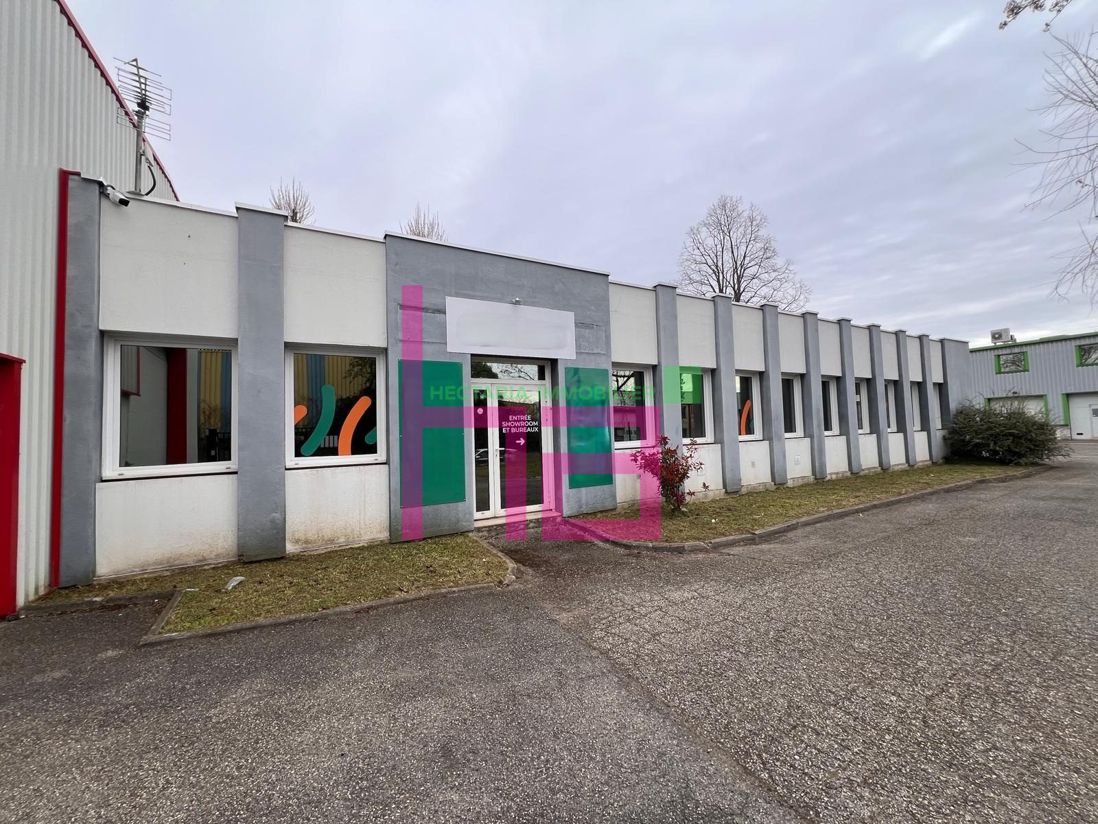 BUREAUX AVEC RESERVE - Photo 6