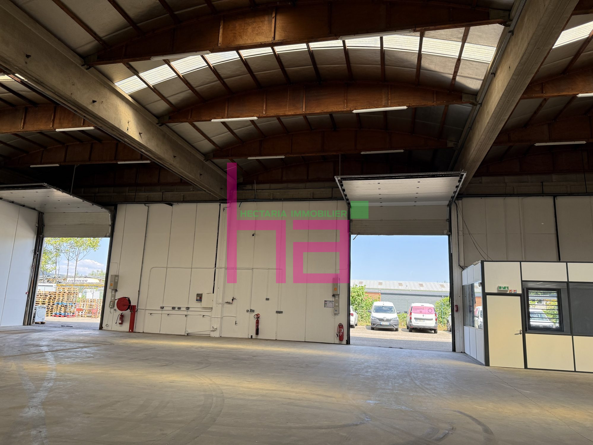 LOCAL D&rsquo;ACTIVITE A LOUER - Photo 2