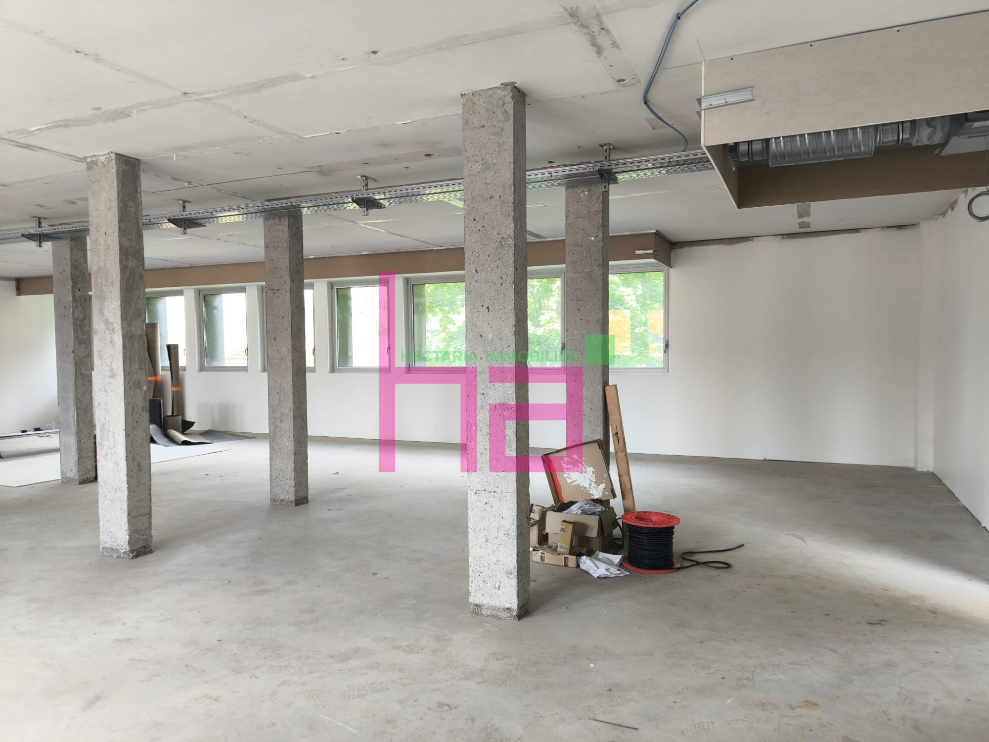 PLATEAUX DE BUREAUX REFAITS A NEUF A LOUER - Photo 2