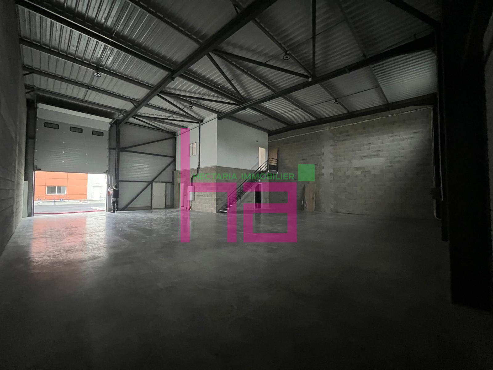 LOCAUX D&rsquo;ACTIVITE - Photo 6
