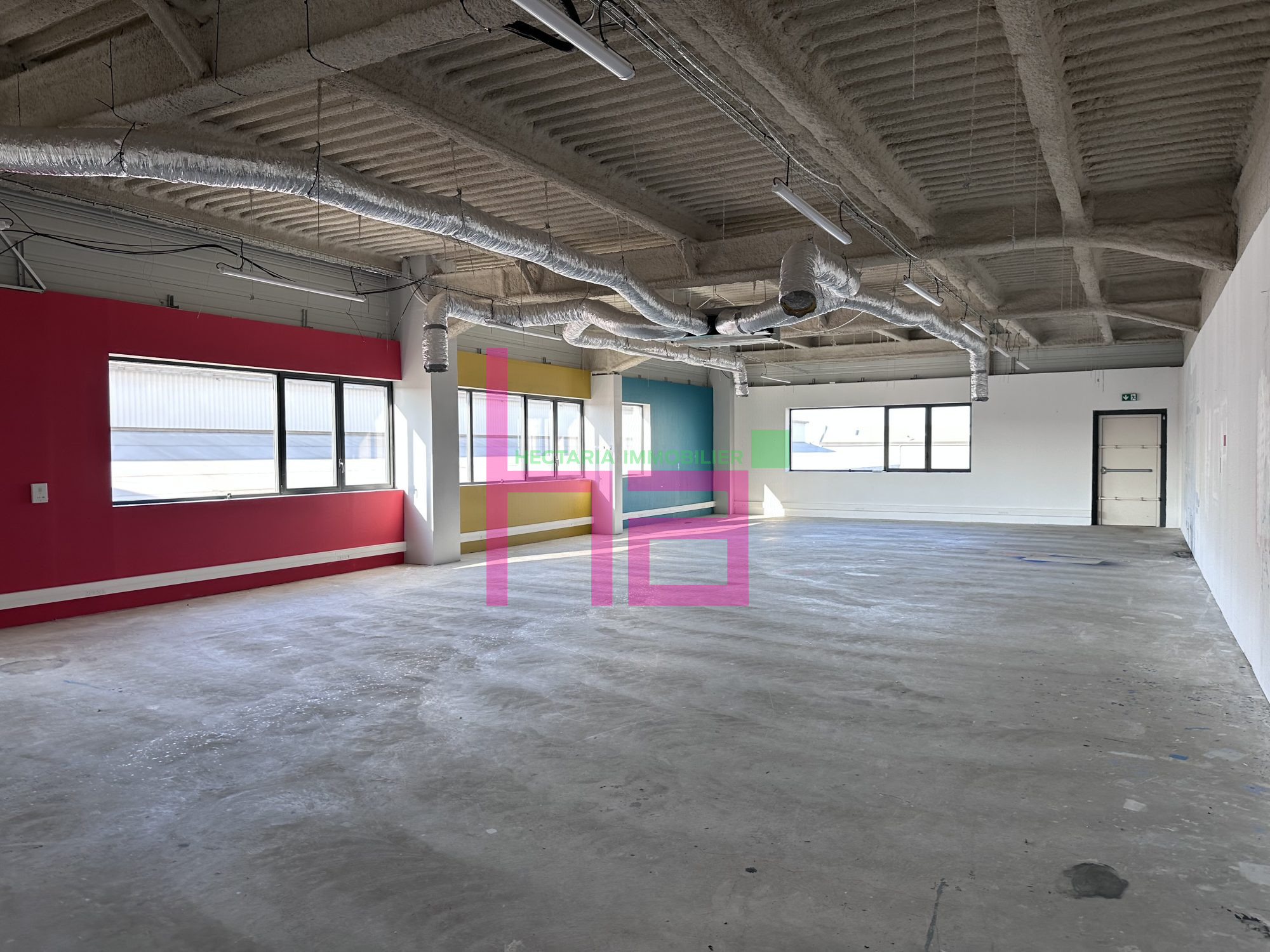 BUREAUX EN EXCELLENT ETAT – ROUTE DE GRENOBLE - Photo 825