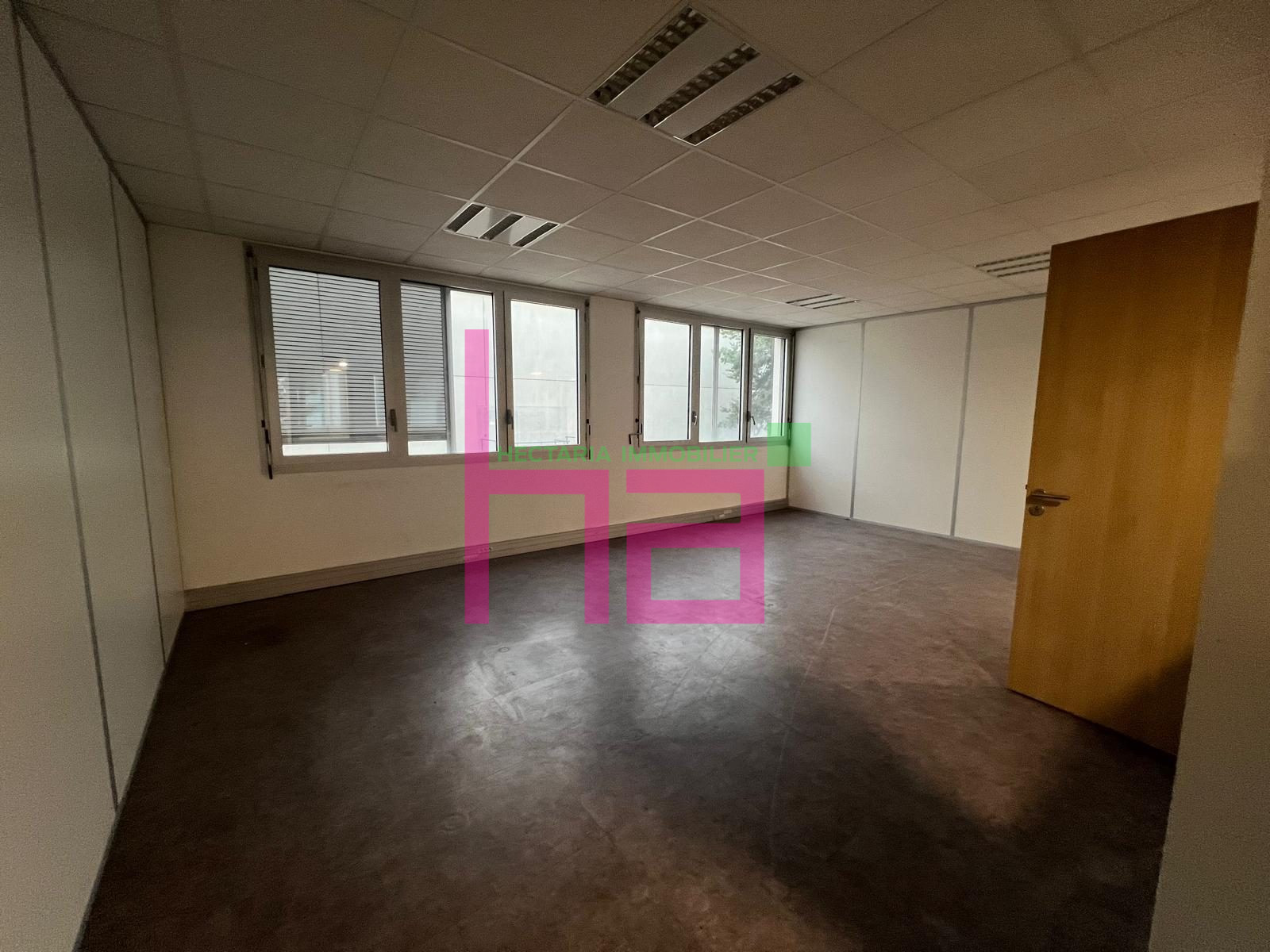 BUREAUX EN TRES BON ETAT A LOUER - Photo 1512