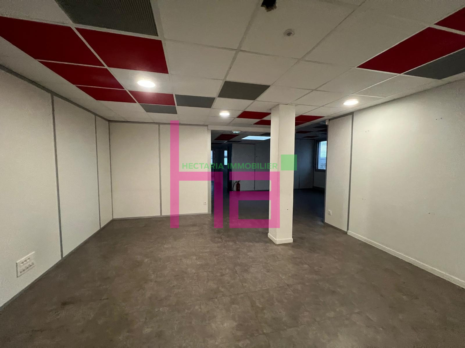 BUREAUX EN TRES BON ETAT A LOUER - Photo 1483