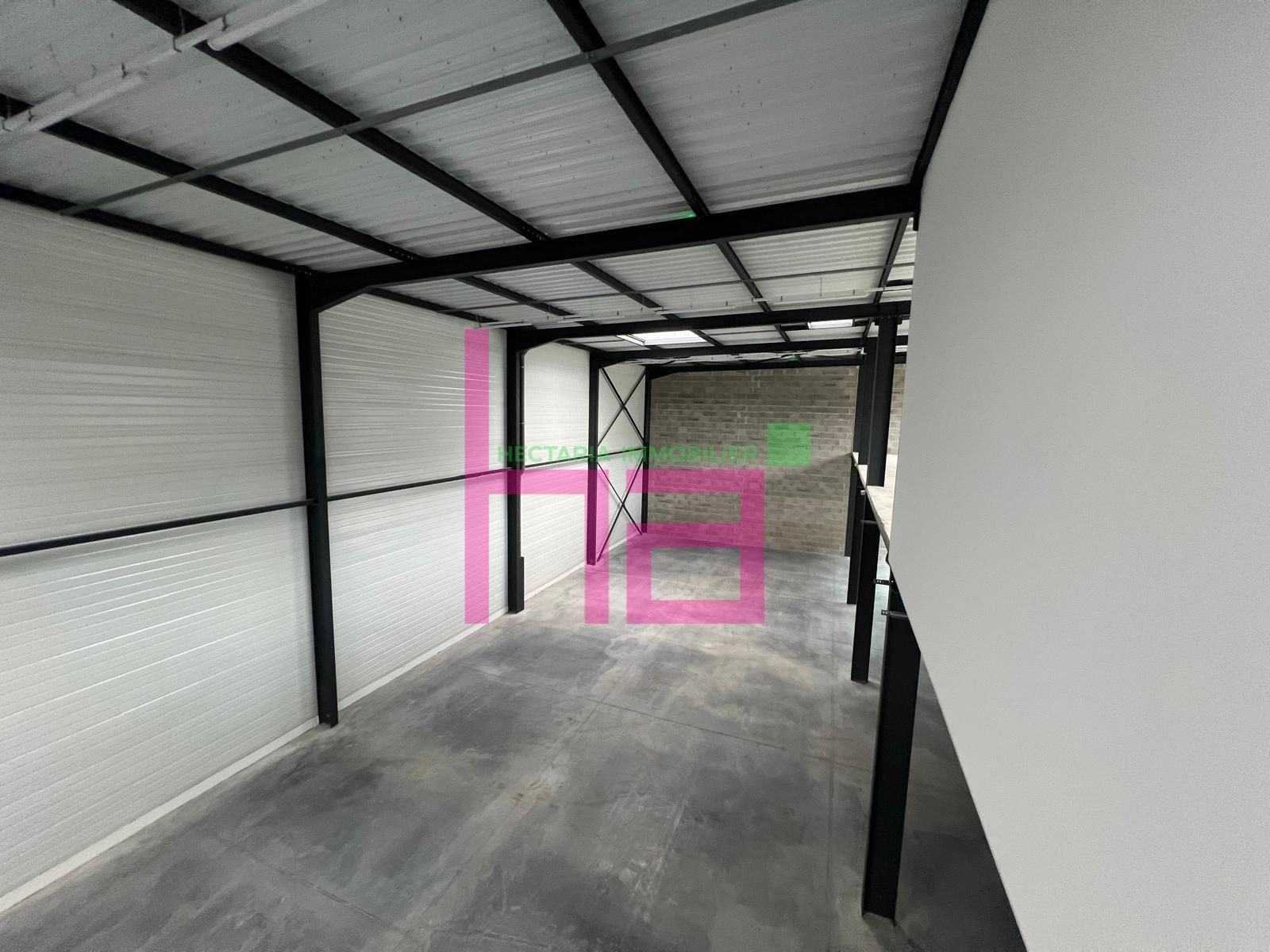 LOCAL D&rsquo;ACTIVITE NEUF AU SEIN D&rsquo;UN PARC - Photo 1647
