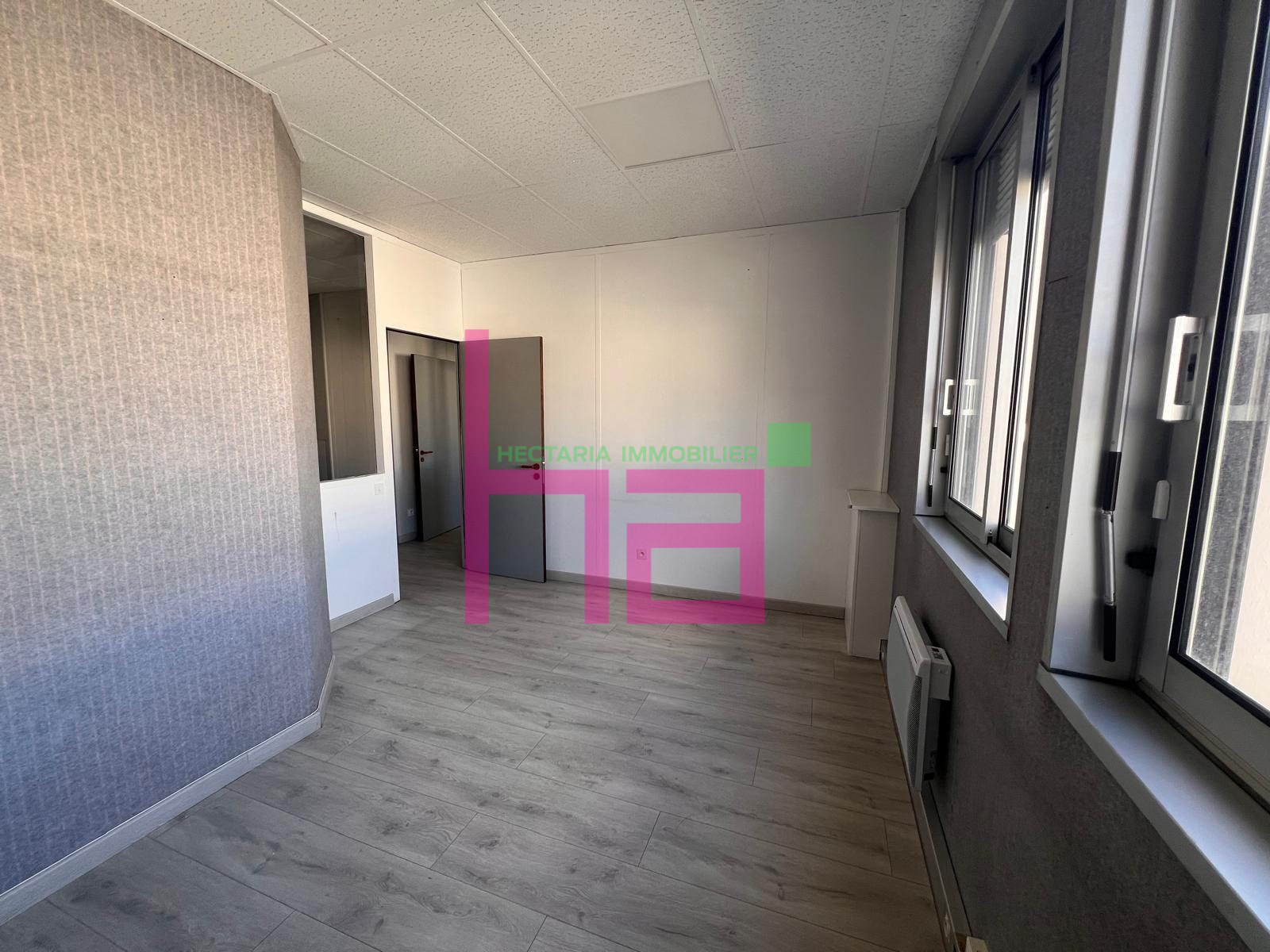 BUREAUX EN ETAGE AU COEUR DE VILLEURBANNE - Photo 3