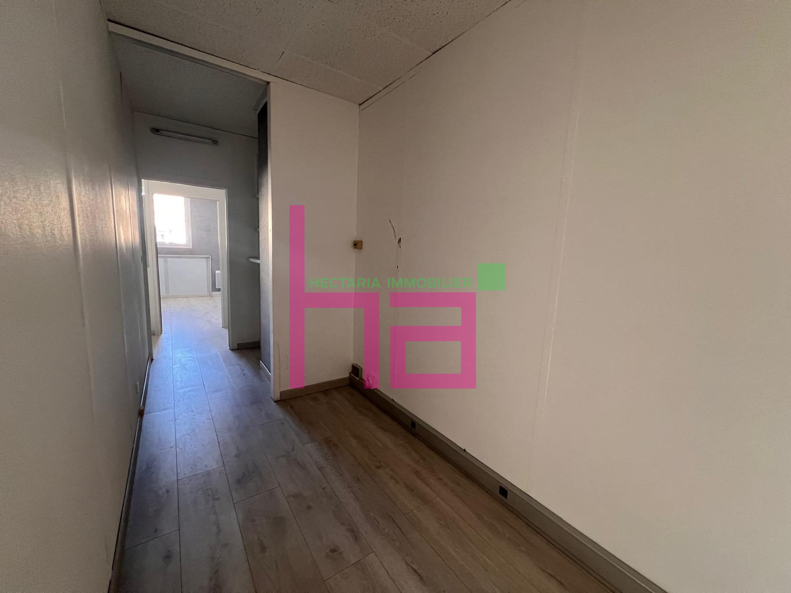 BUREAUX EN ETAGE AU COEUR DE VILLEURBANNE - Photo 6