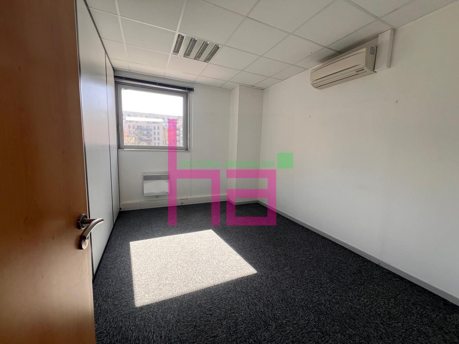 BUREAUX EN ETAGE AU COEUR DE VILLEURBANNE - Photo 15