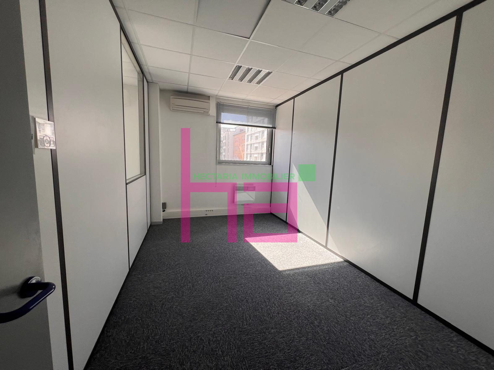 BUREAUX EN ETAGE AU COEUR DE VILLEURBANNE - Photo 14