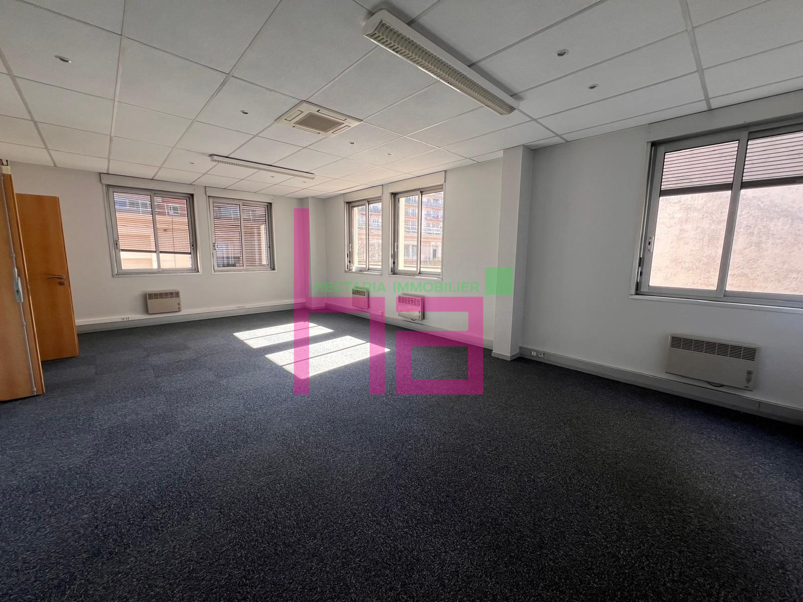 BUREAUX EN ETAGE AU COEUR DE VILLEURBANNE - Photo 10