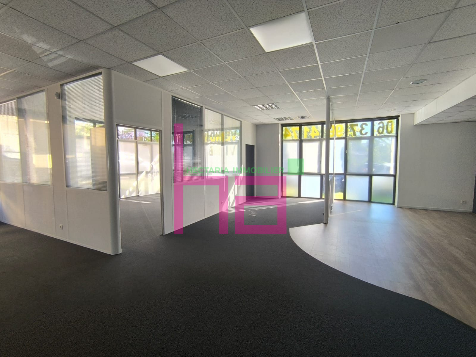 BUREAUX EN RDC A VENDRE – A LOUER - Photo 2