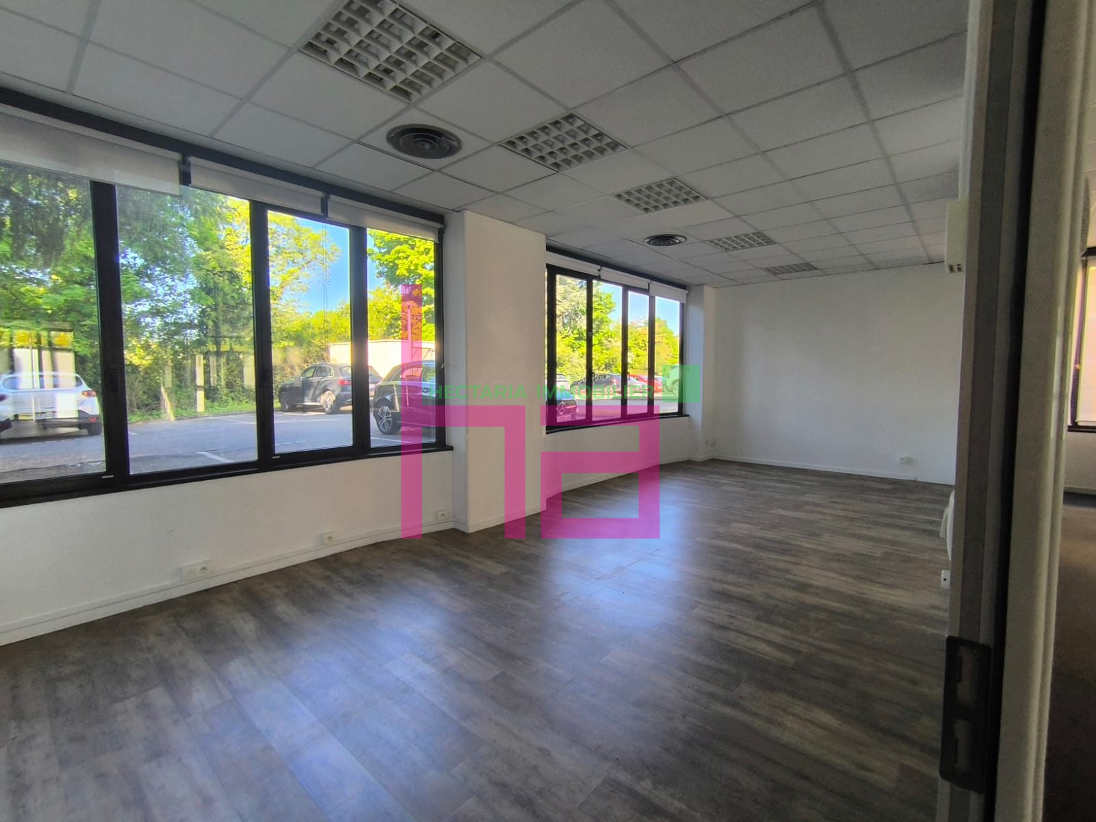 BUREAUX EN RDC A VENDRE – A LOUER - Photo 5
