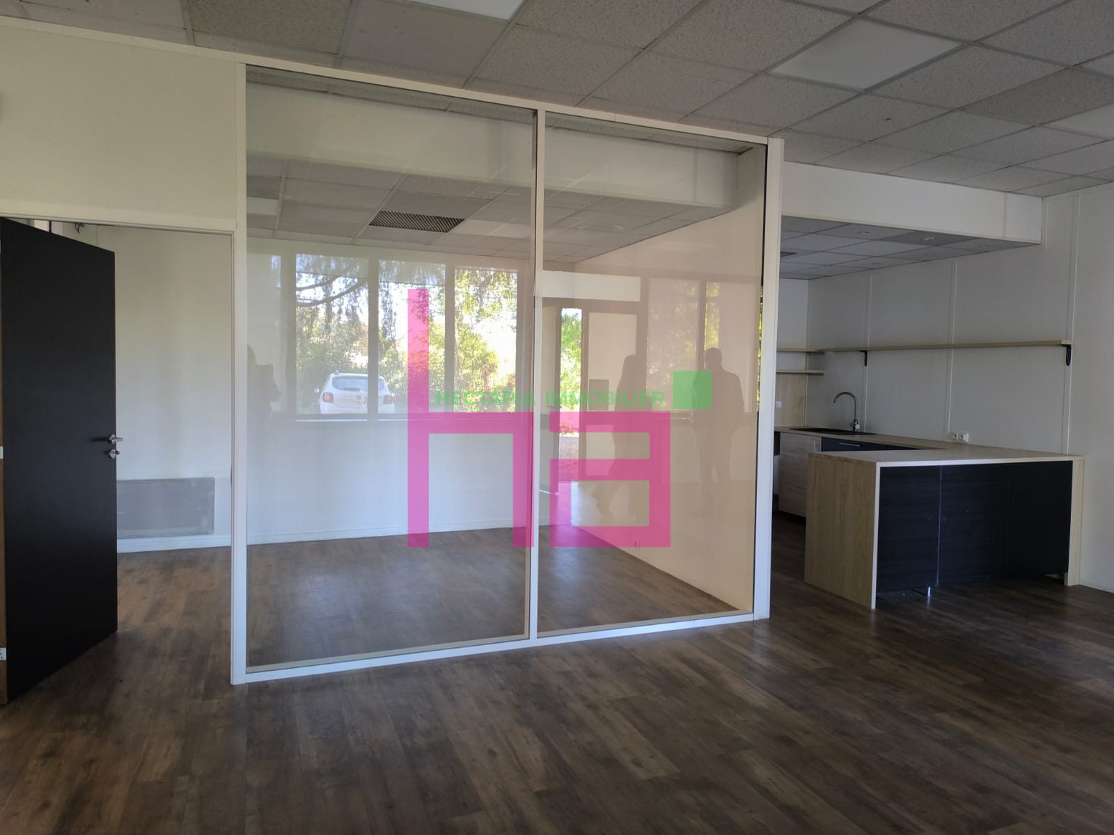 BUREAUX EN RDC A VENDRE – A LOUER - Photo 6