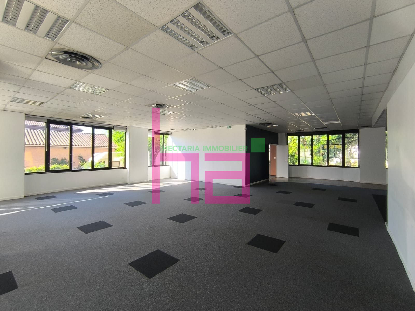 BUREAUX EN RDC A VENDRE – A LOUER - Photo 3